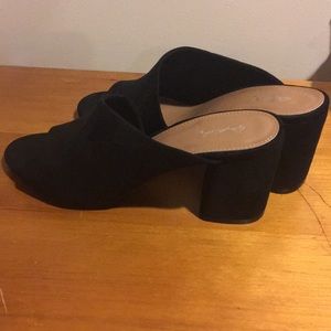 Qupids size 9 never worn. So cute!